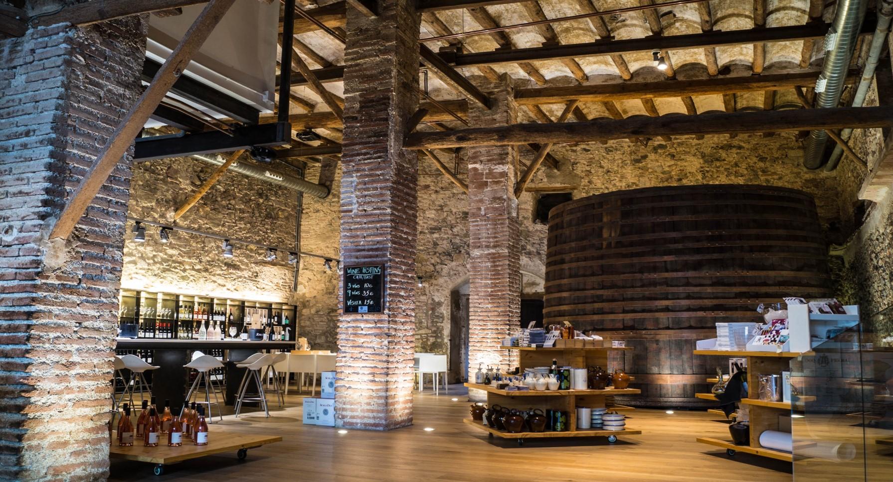 Scala Dei winery_interior sala