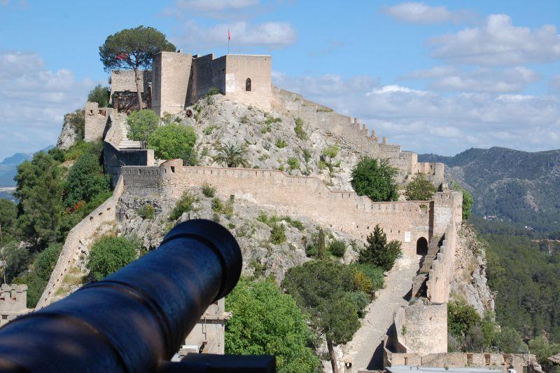 Cannons at Xàtiva Castle wine tour 