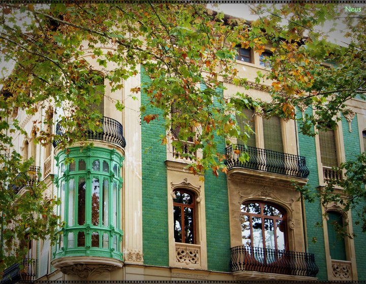 Elegant modernist building in Xàtiva 